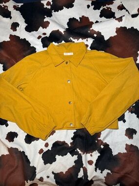 ROMWE Yellow Button Down Crop Top Size Large